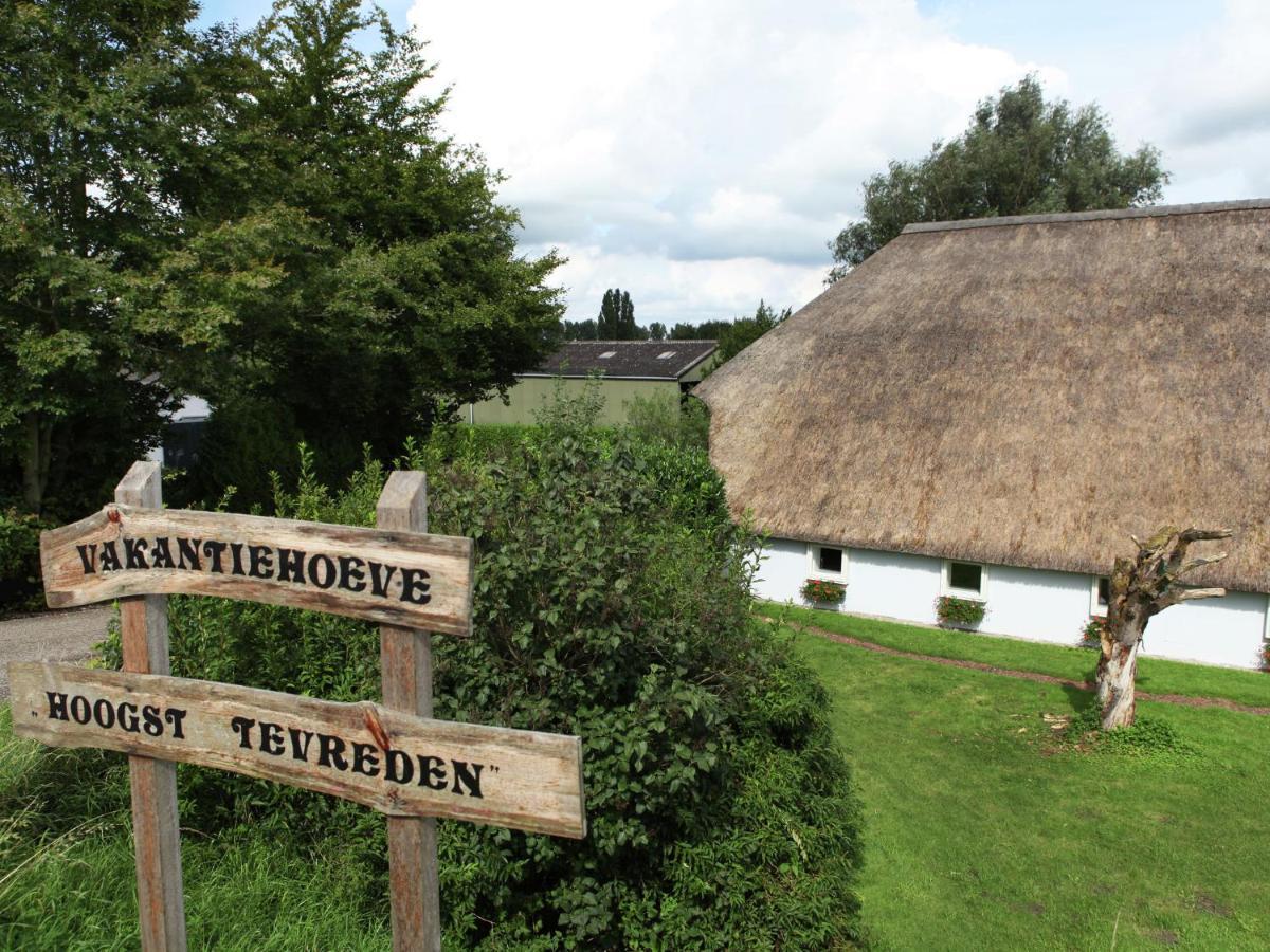 Quaint Farmhouse Near River In Oosterwijk Leerdam Exterior photo